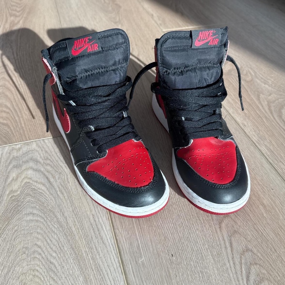 Jordan woman Black and Red High-Top Sneaker